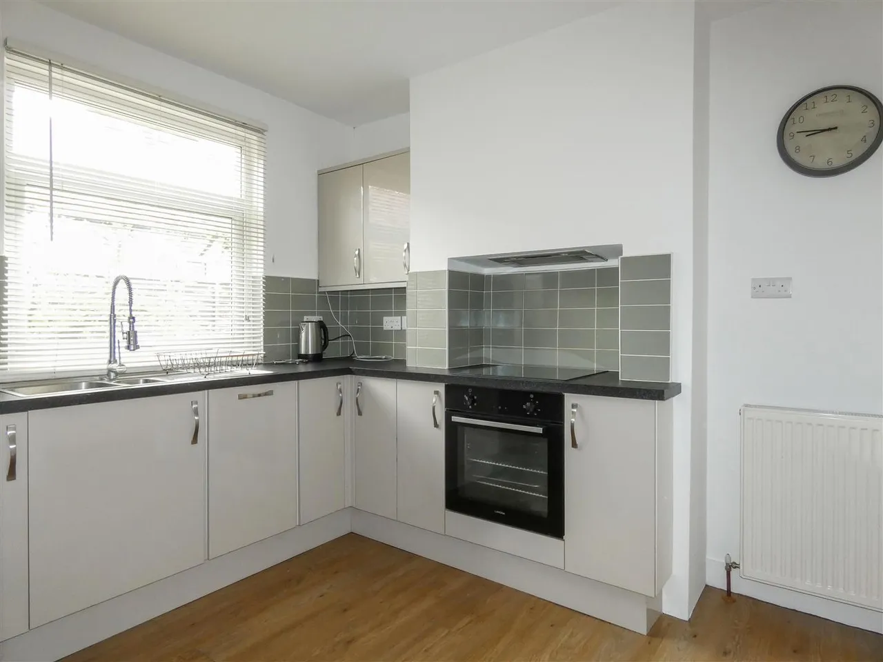 Walders Road, Rustington, photo 8