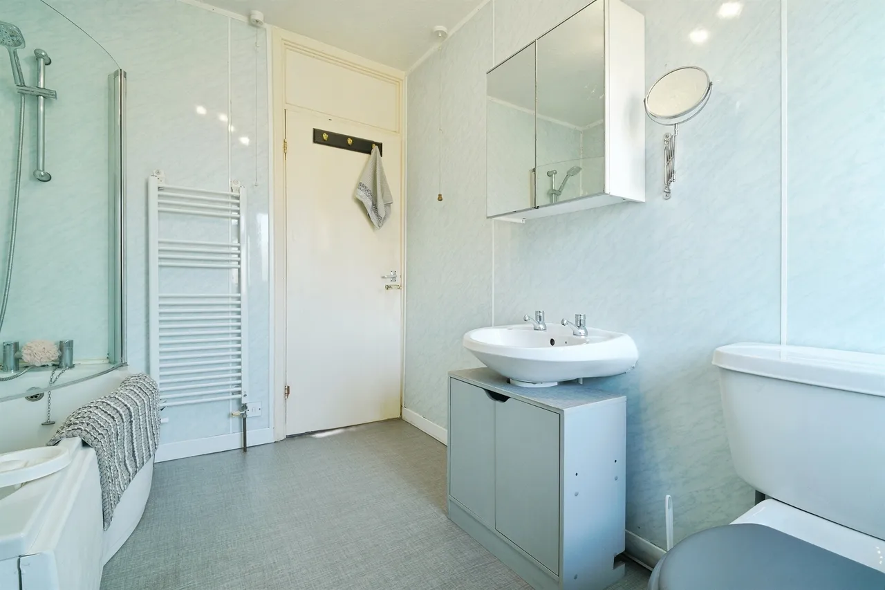Circular Road, Birmingham, B27, photo 11