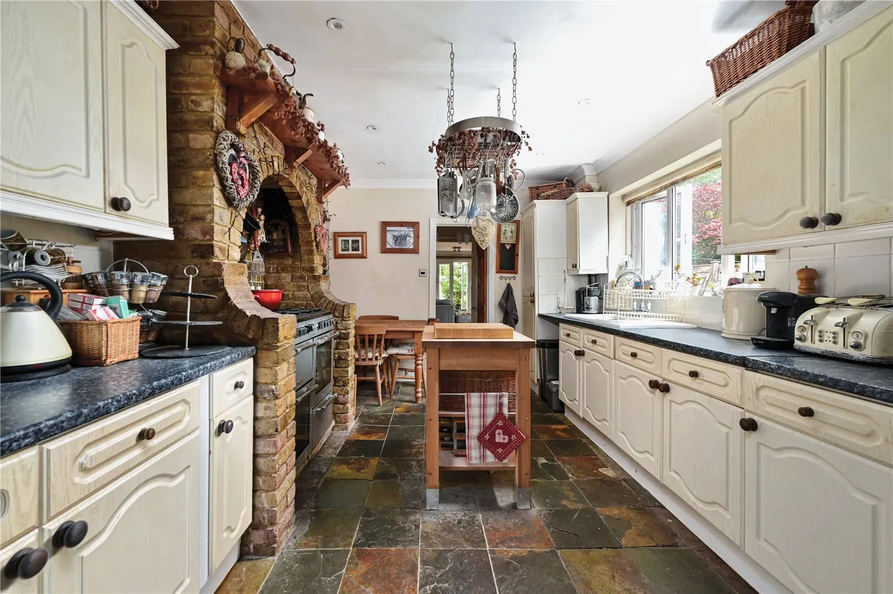 Lysons Avenue, Ash Vale, Guildford, Surrey, GU12 5QF, photo 5