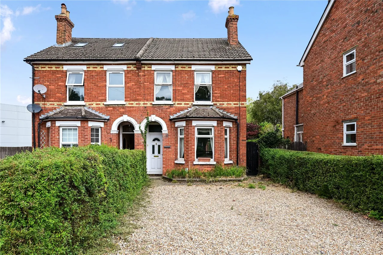 4 bed house for sale — Lysons Avenue, Ash Vale, Guildford, Surrey, GU12 5QF