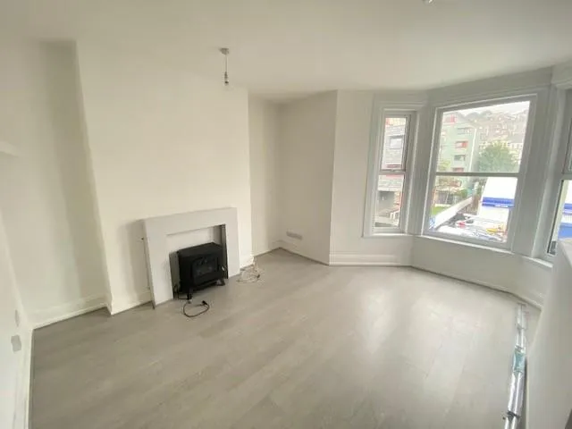 Alexandra Road, Mutley, photo 6