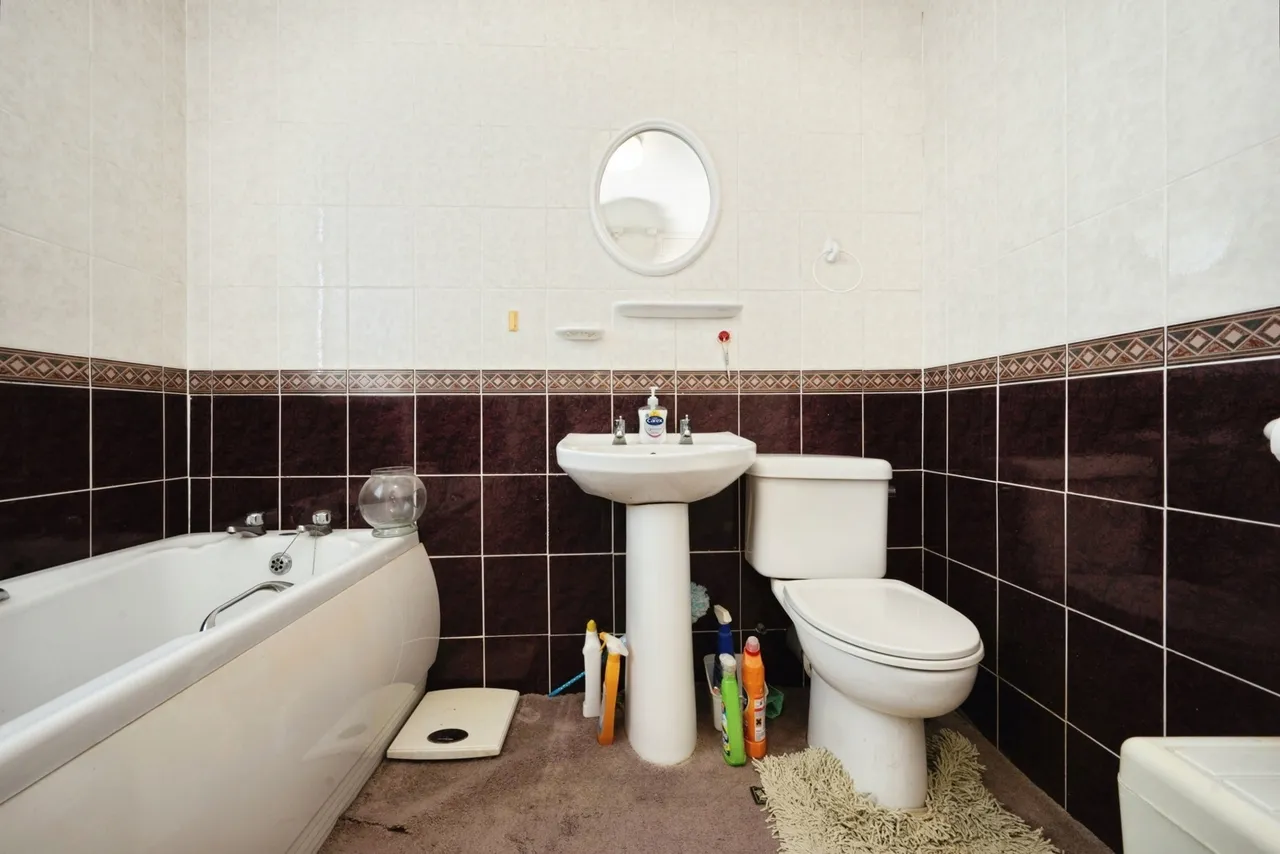 Bedford Road, Kempston, MK42, photo 13