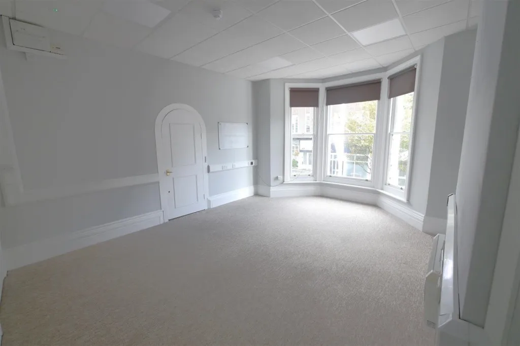 Liverpool Gardens, Worthing Central, BN11, photo 4