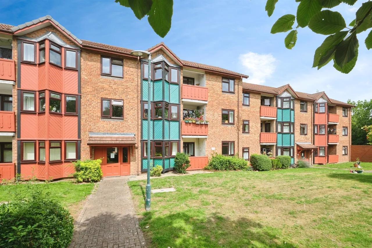 3 bed flat for sale — Crofton Gardens, Birmingham