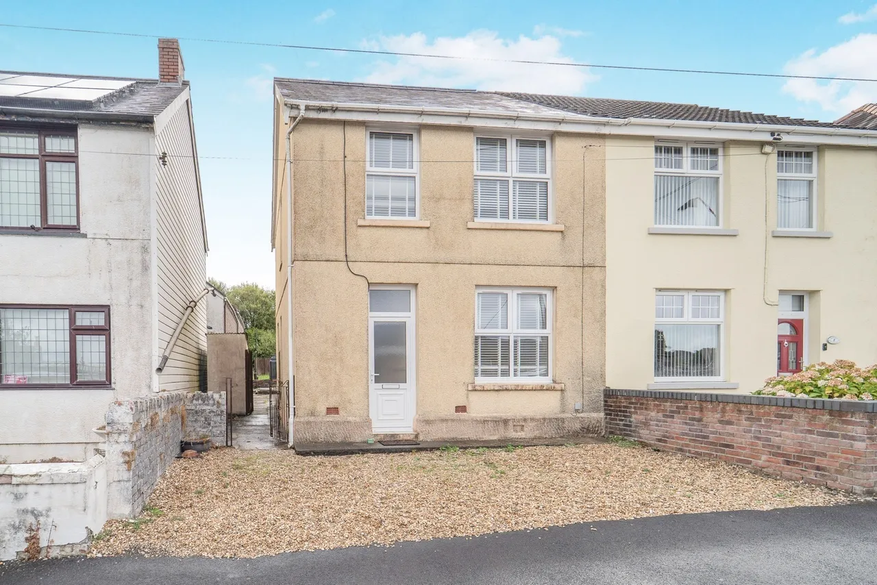 3 bed house for sale, Black Lion Road, Gorslas, SA14