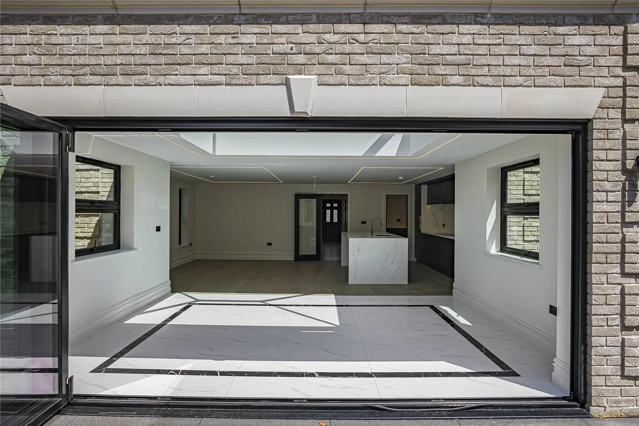 Woodlands Lane, Windlesham, GU20, photo 5