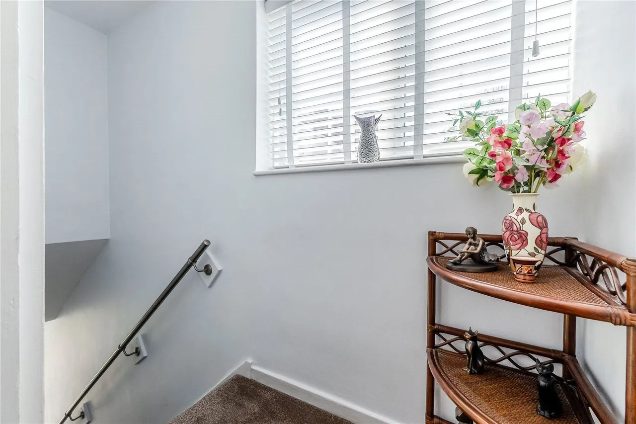 Scott Hall Road, Leeds, LS17, photo 14
