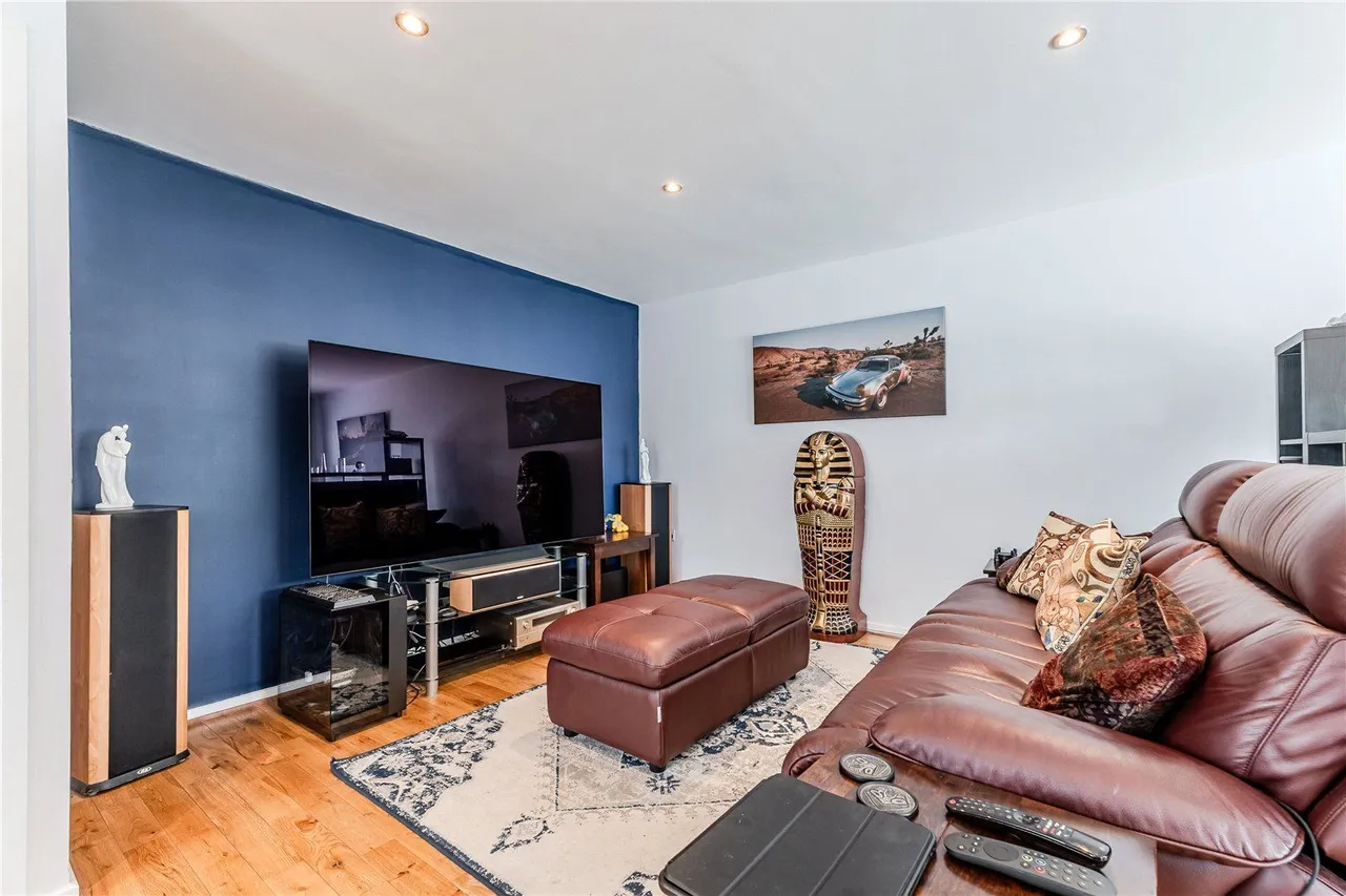 Scott Hall Road, Leeds, LS17, photo 12