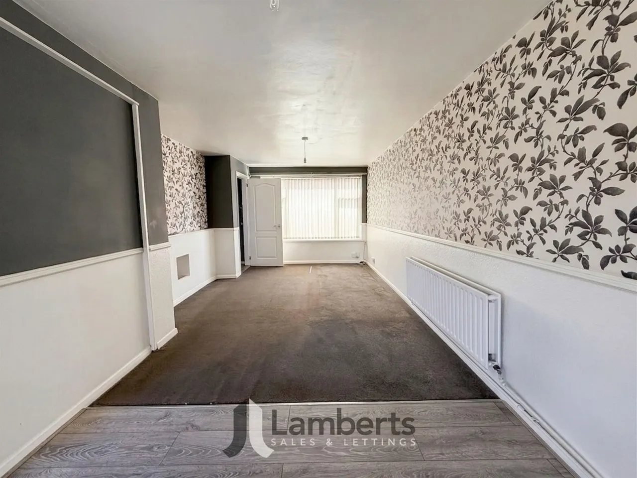 16 Hamilton Drive, Studley, photo 7