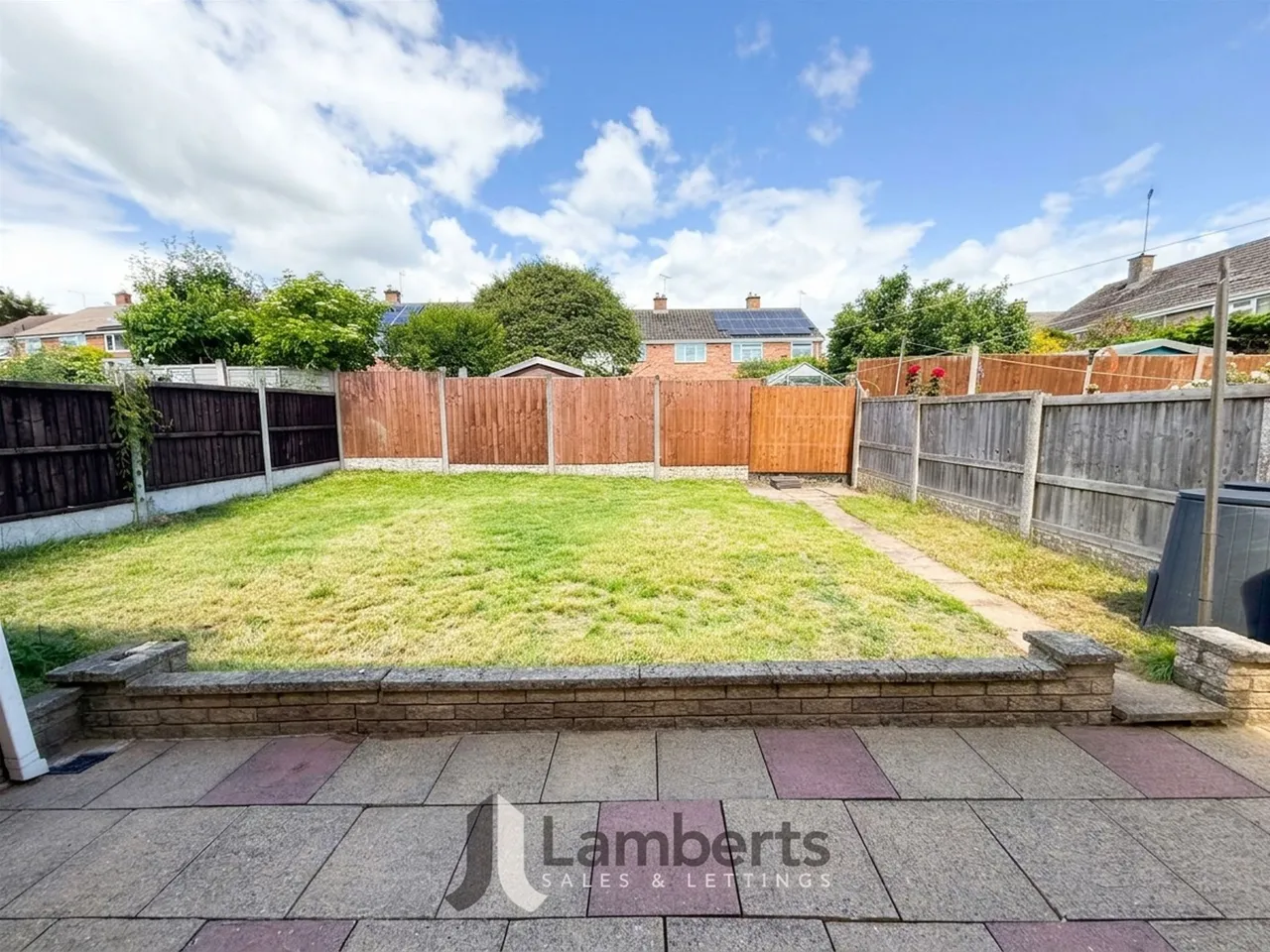 16 Hamilton Drive, Studley, photo 19