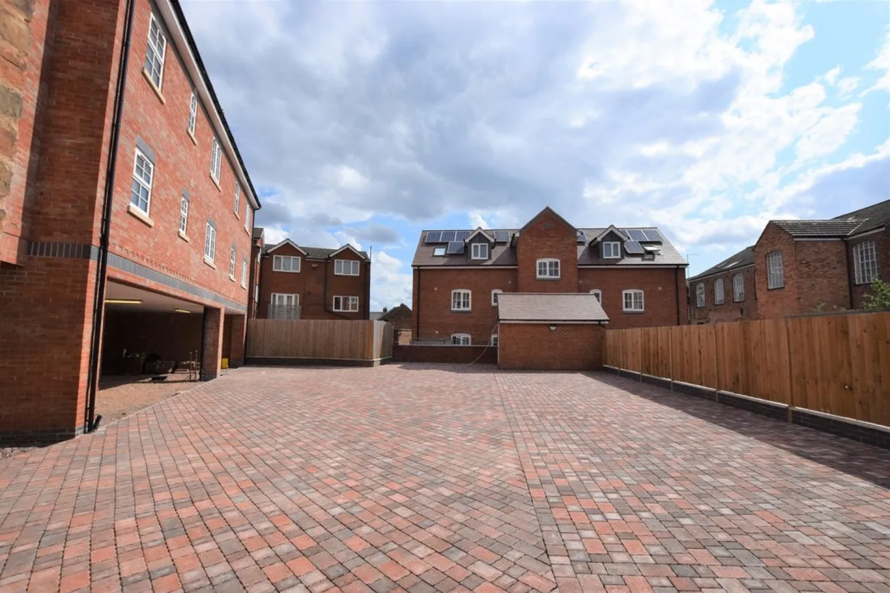 The Lawns, Hinckley, photo 8