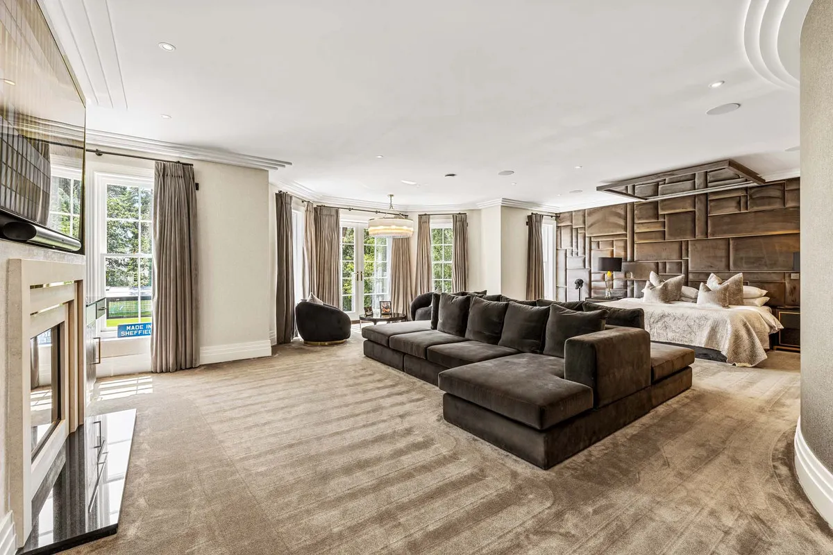 Abbots Drive, Virginia Water, GU25, photo 23