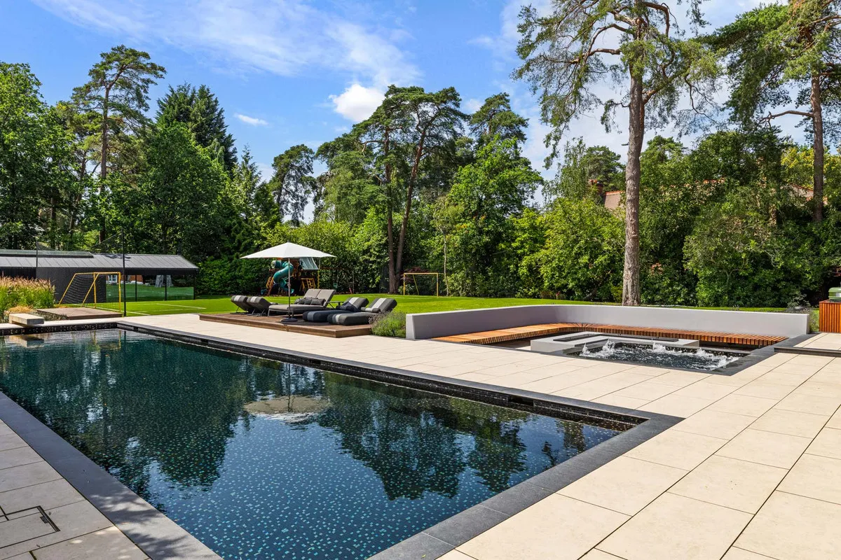 Abbots Drive, Virginia Water, GU25, photo 9