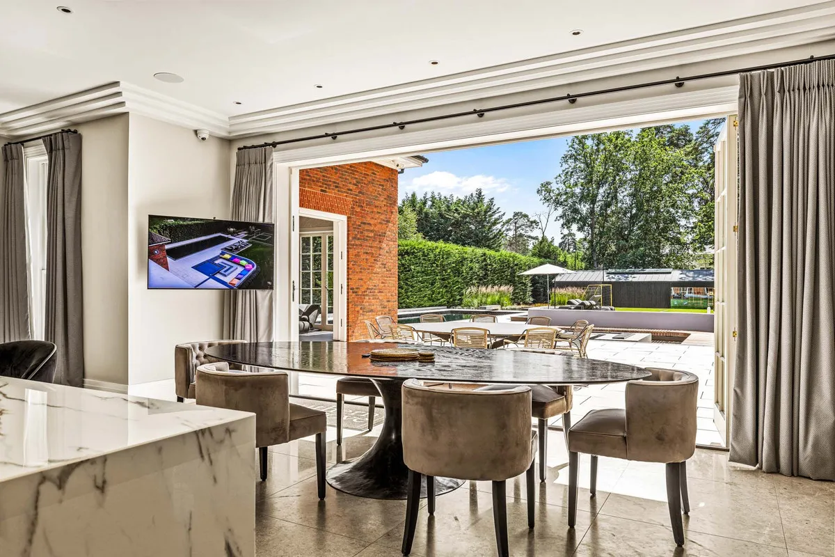 Abbots Drive, Virginia Water, GU25, photo 30