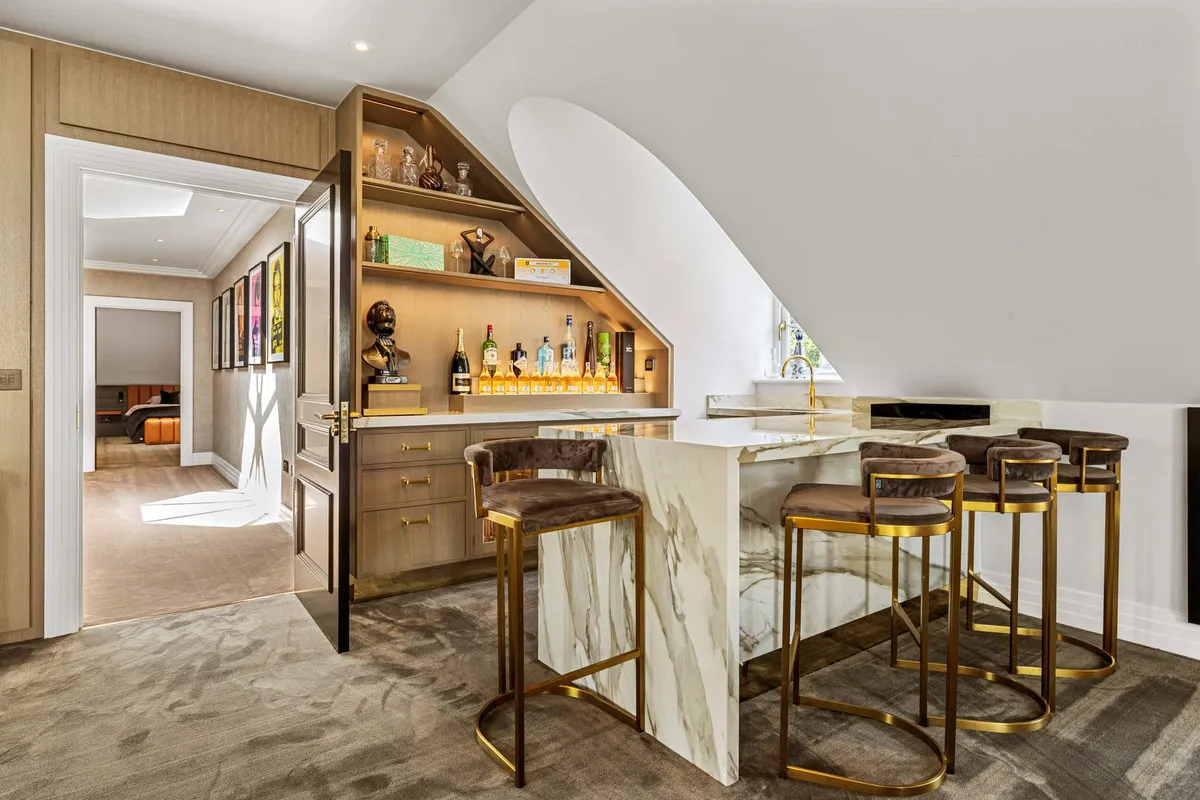 Abbots Drive, Virginia Water, GU25, photo 16