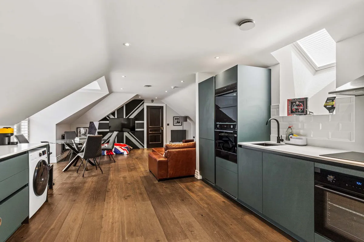 Abbots Drive, Virginia Water, GU25, photo 37