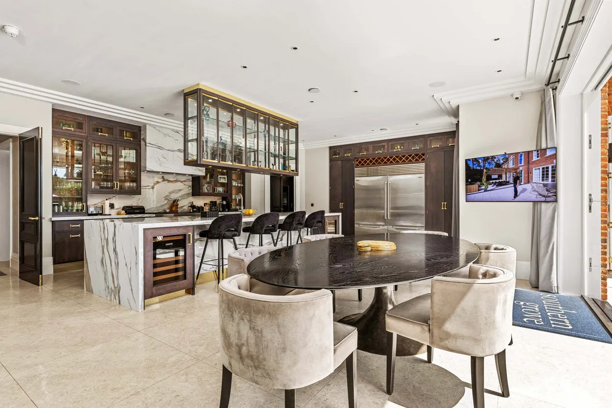 Abbots Drive, Virginia Water, GU25, photo 5