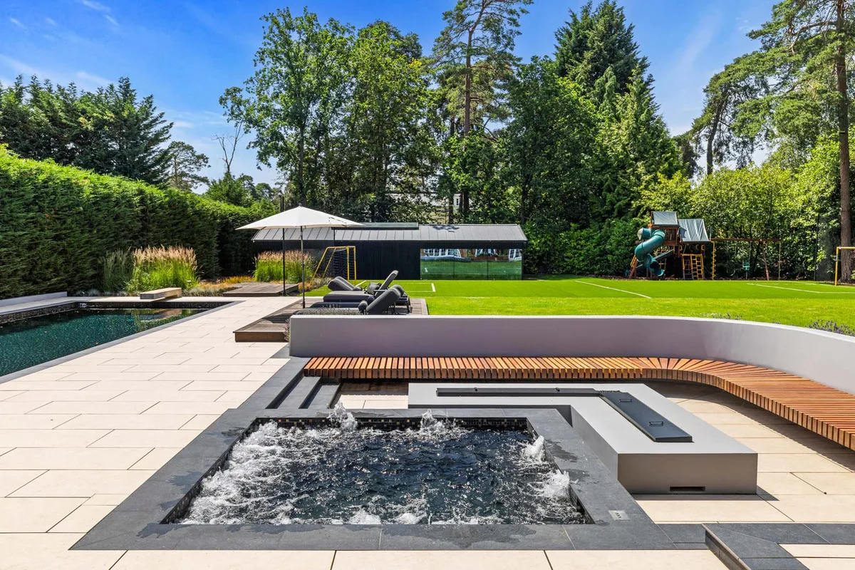 Abbots Drive, Virginia Water, GU25, photo 8