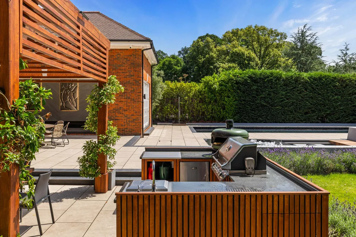 Abbots Drive, Virginia Water, GU25, photo 11