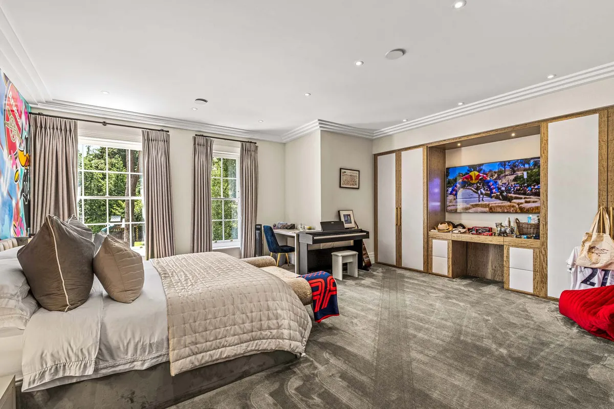 Abbots Drive, Virginia Water, GU25, photo 20
