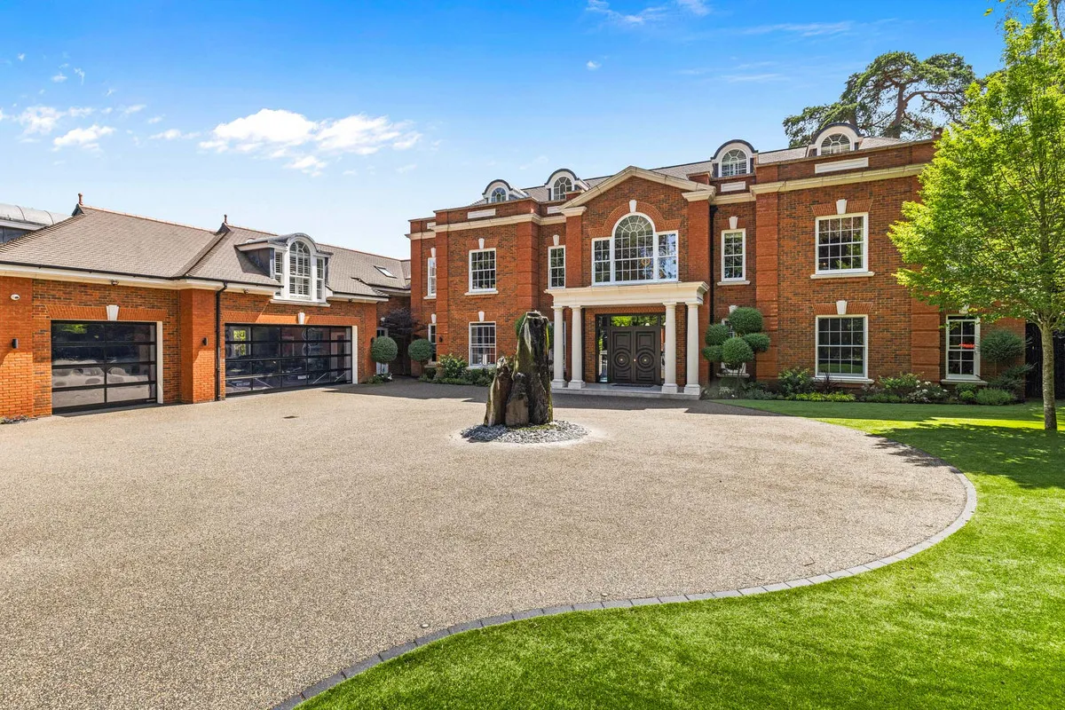 Abbots Drive, Virginia Water, GU25, photo 2