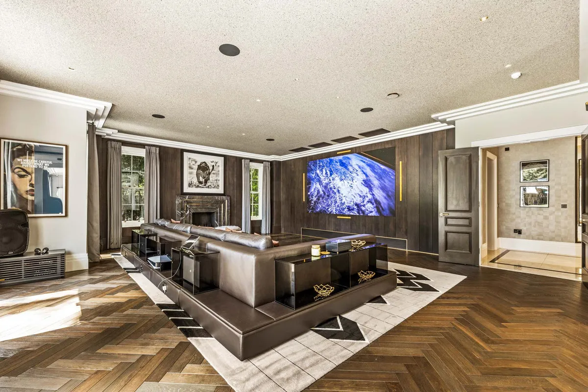 Abbots Drive, Virginia Water, GU25, photo 4
