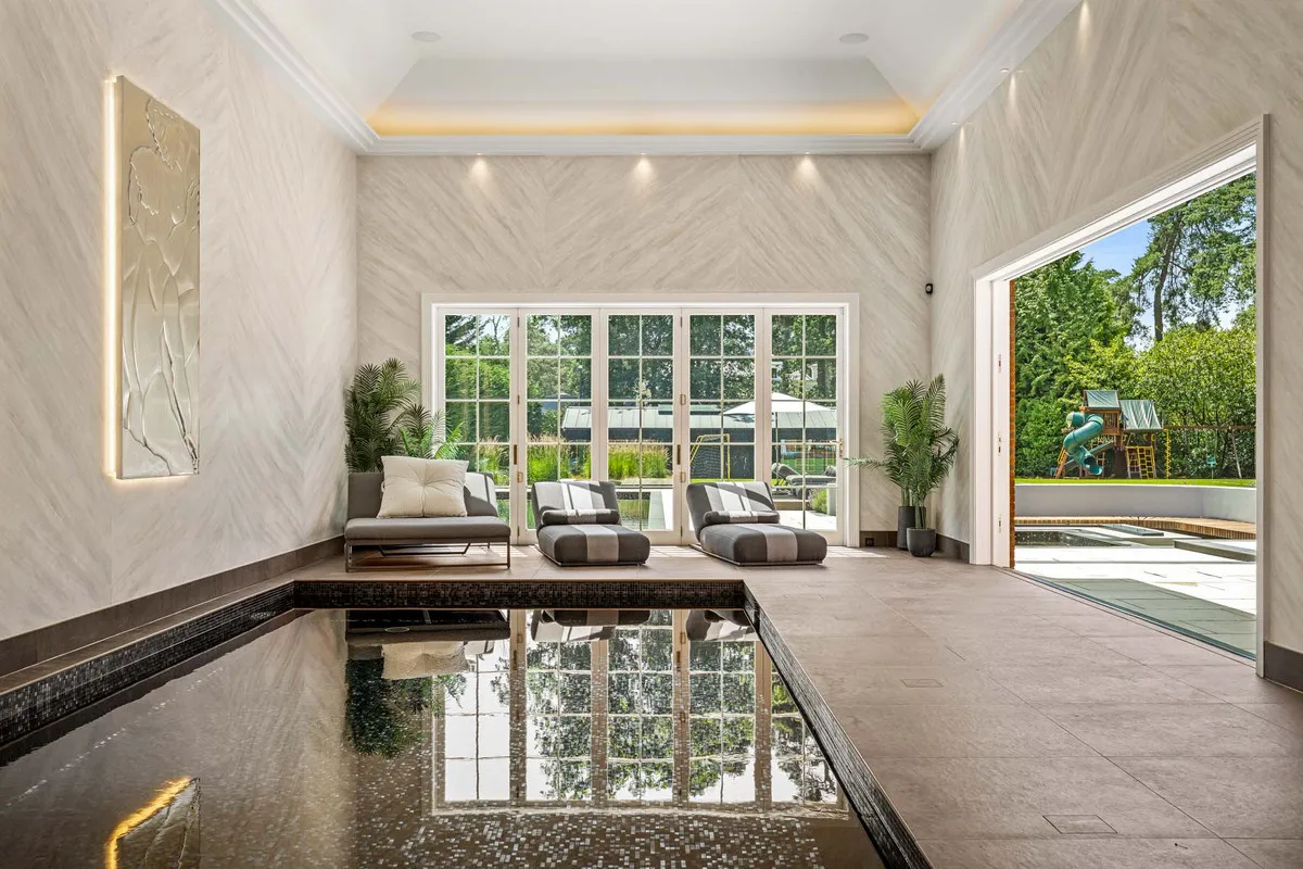 Abbots Drive, Virginia Water, GU25, photo 12