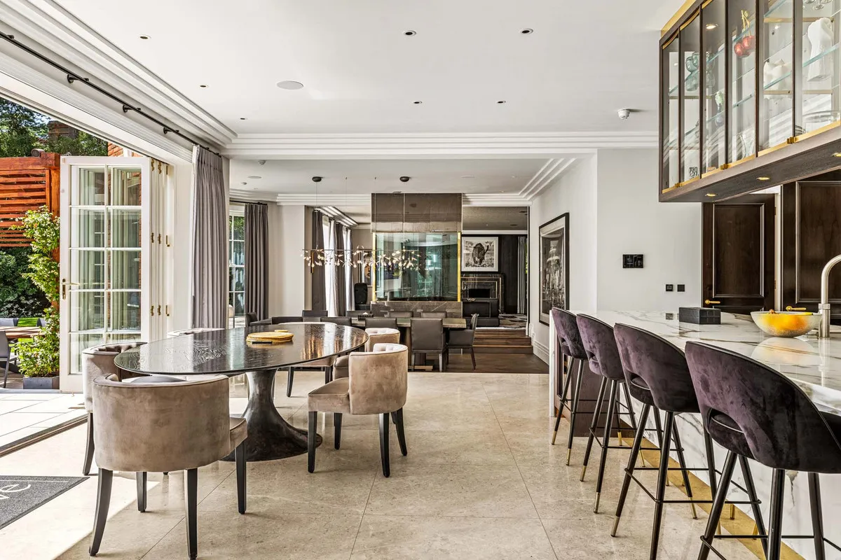 Abbots Drive, Virginia Water, GU25, photo 31
