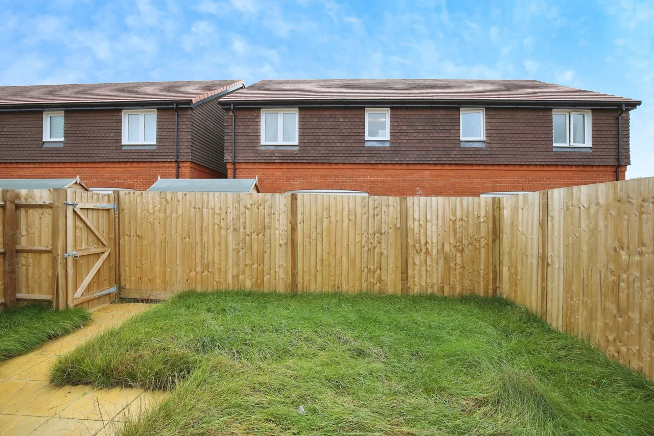 Eitherways, Newbury, RG14, photo 13
