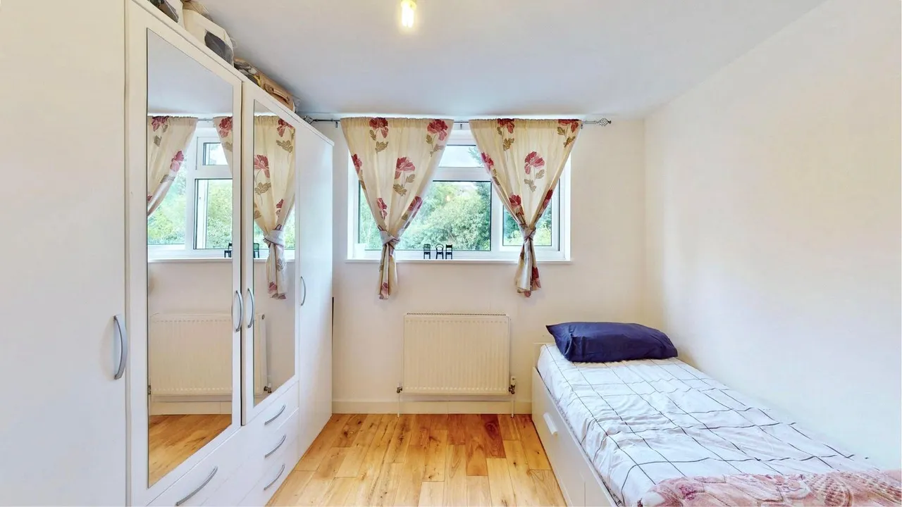 Oriental Road, Woking, GU22, photo 21