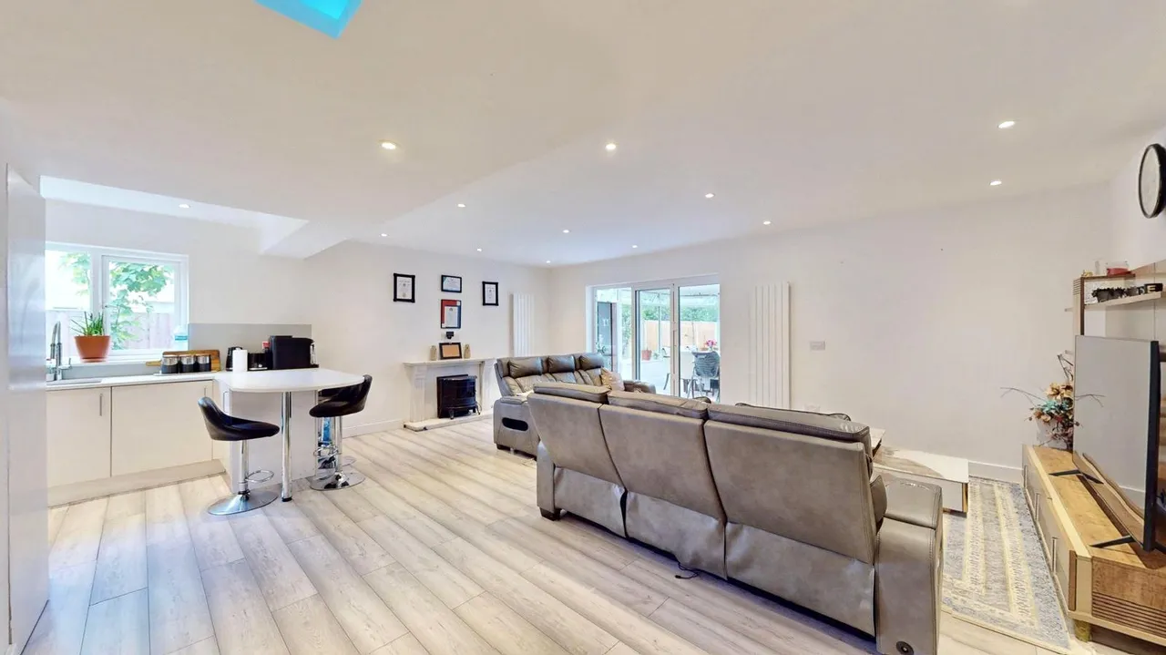 Oriental Road, Woking, GU22, photo 17