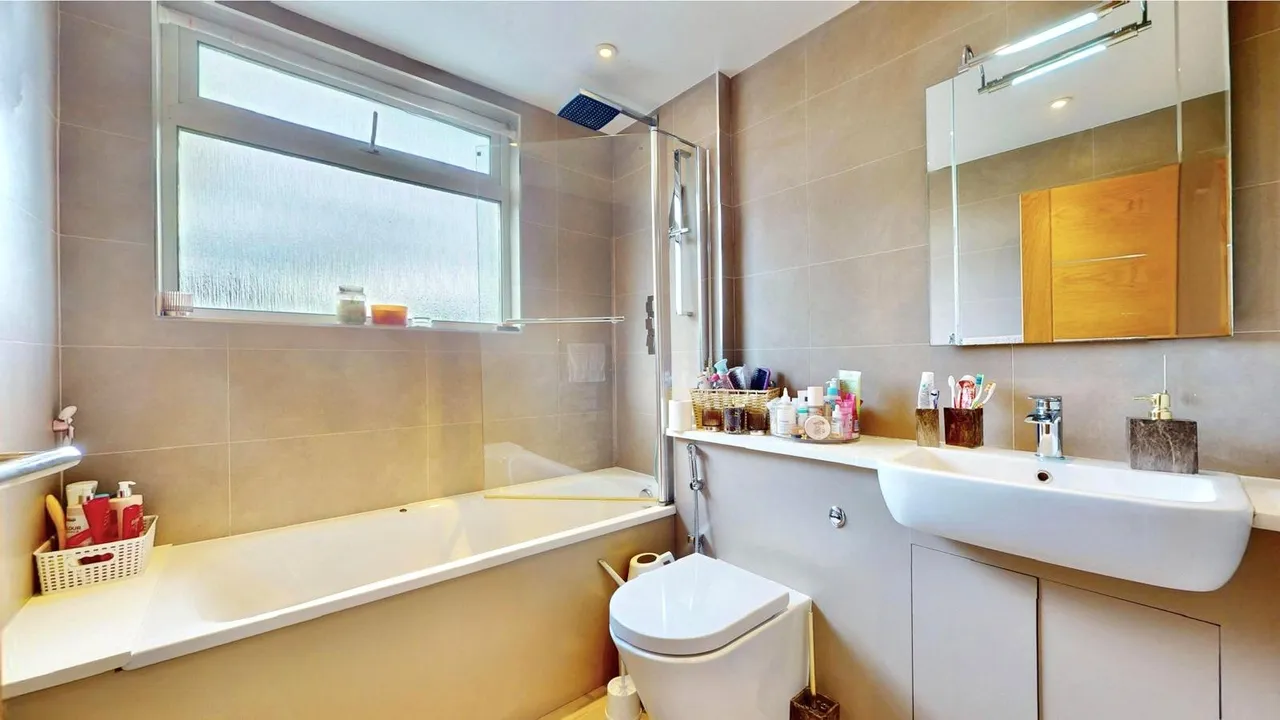 Oriental Road, Woking, GU22, photo 9