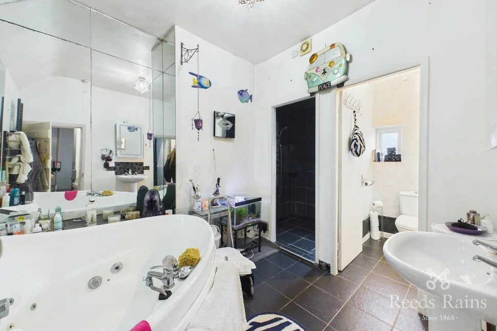 High Street, St. Asaph, LL17, photo 9