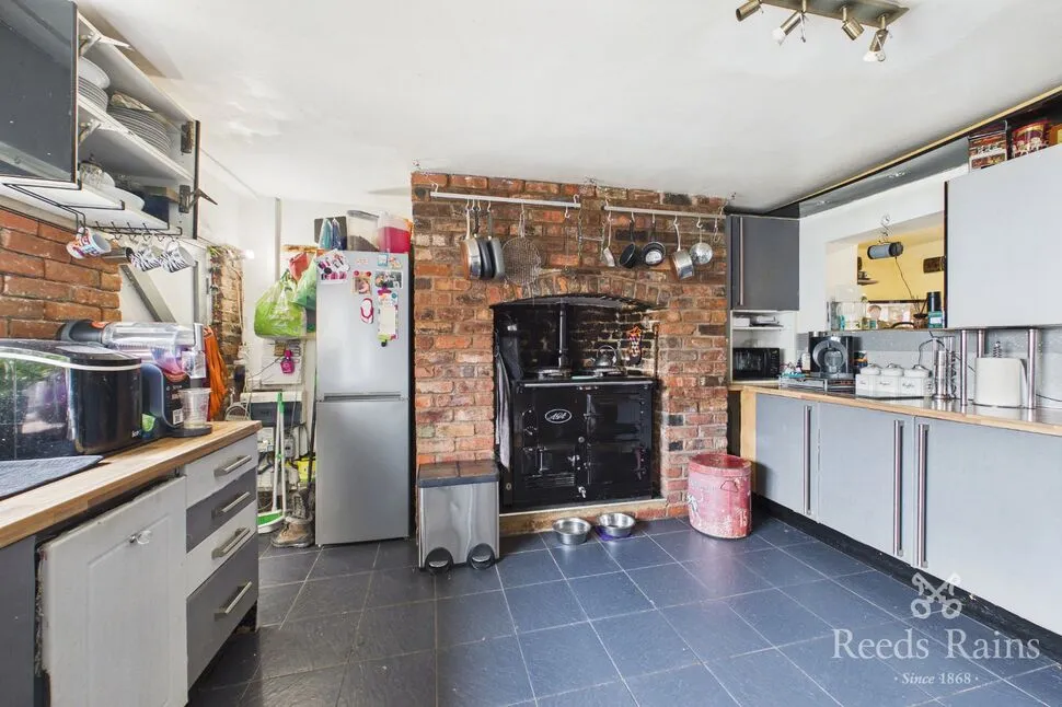 High Street, St. Asaph, LL17, photo 3