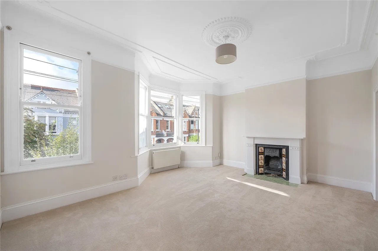 Narbonne Avenue, London, SW4, photo 7