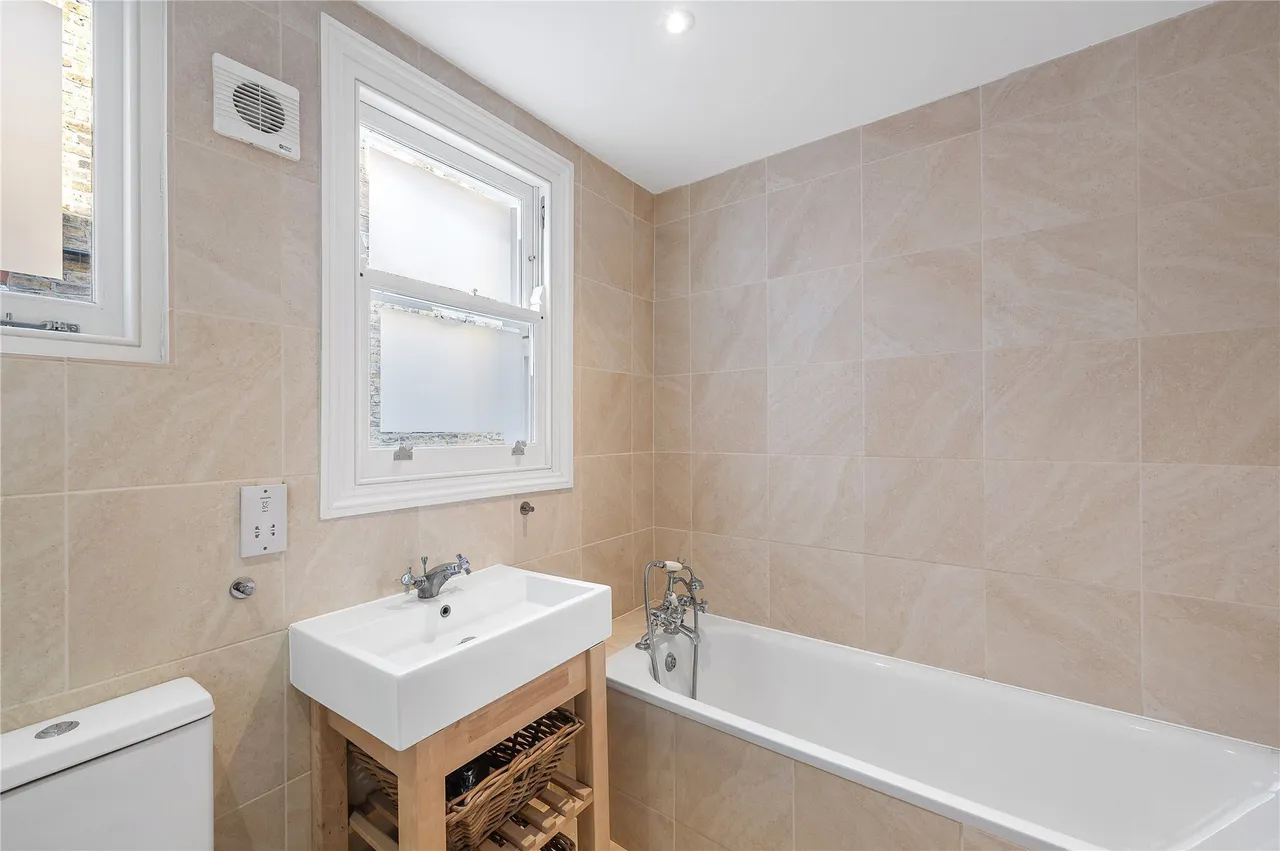 Narbonne Avenue, London, SW4, photo 10
