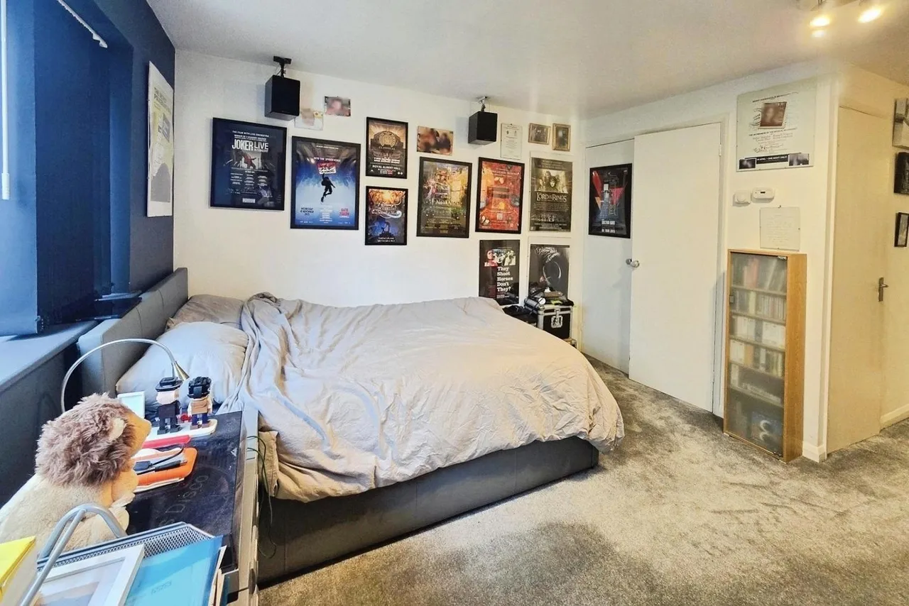 Highview, Mulgrave Way, Knaphill, Woking, GU21 2BX, photo 6