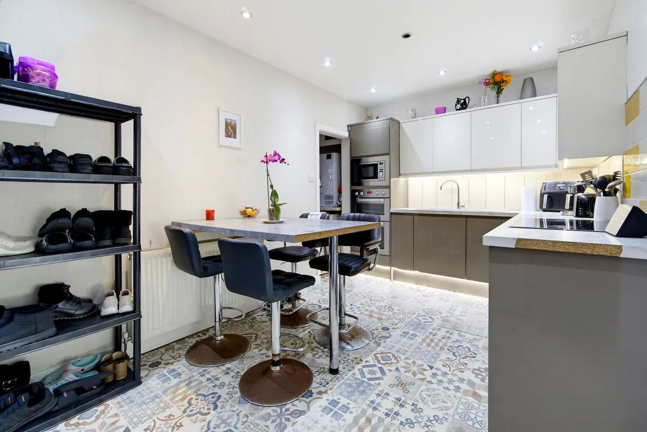 Mount Avenue, Huddersfield, HD3, photo 10