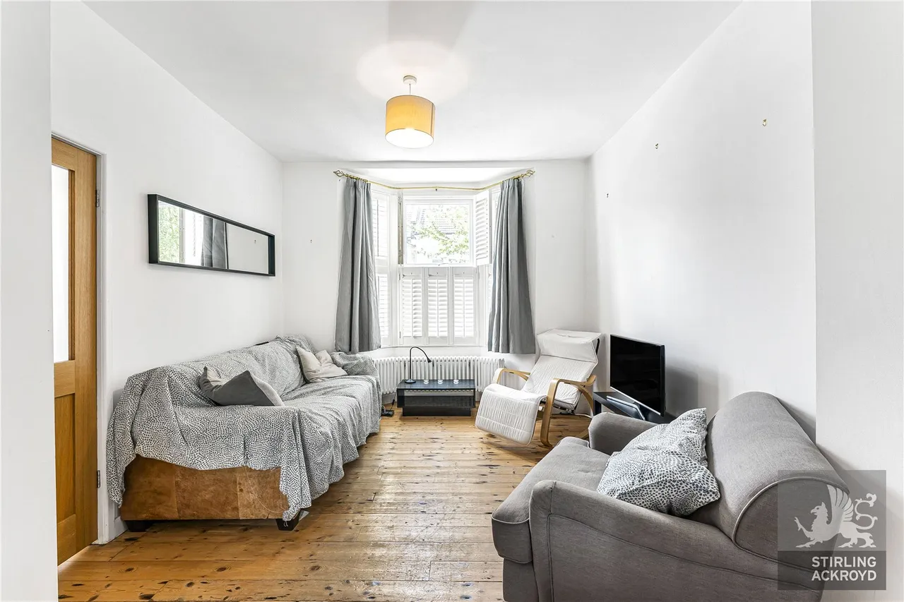 2 bed house to rent, Bushberry Road, London, E9
