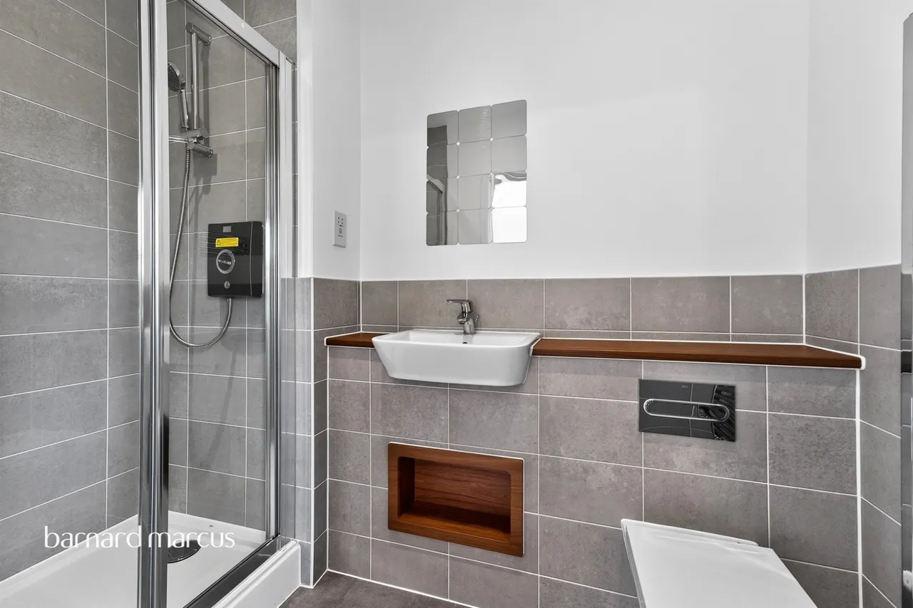 Tulett Avenue, London, N20, photo 14