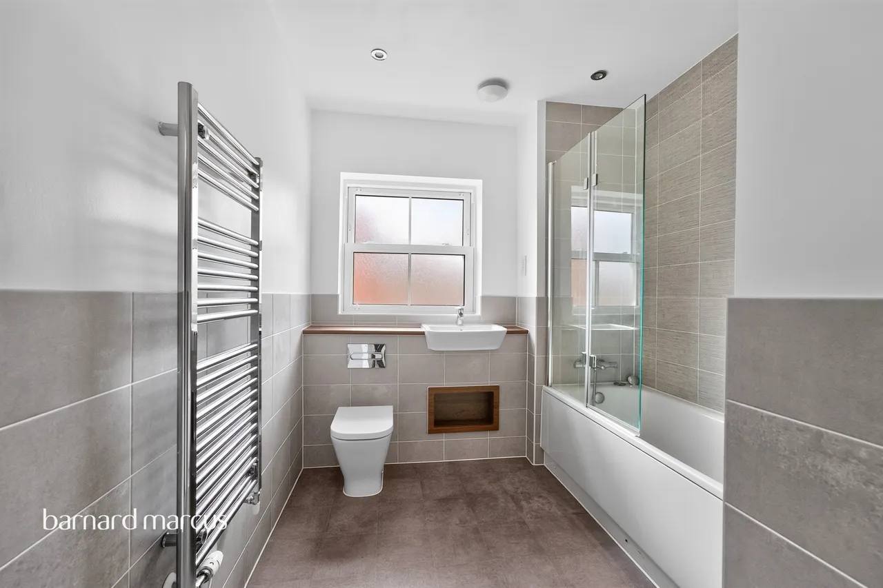 Tulett Avenue, London, N20, photo 8