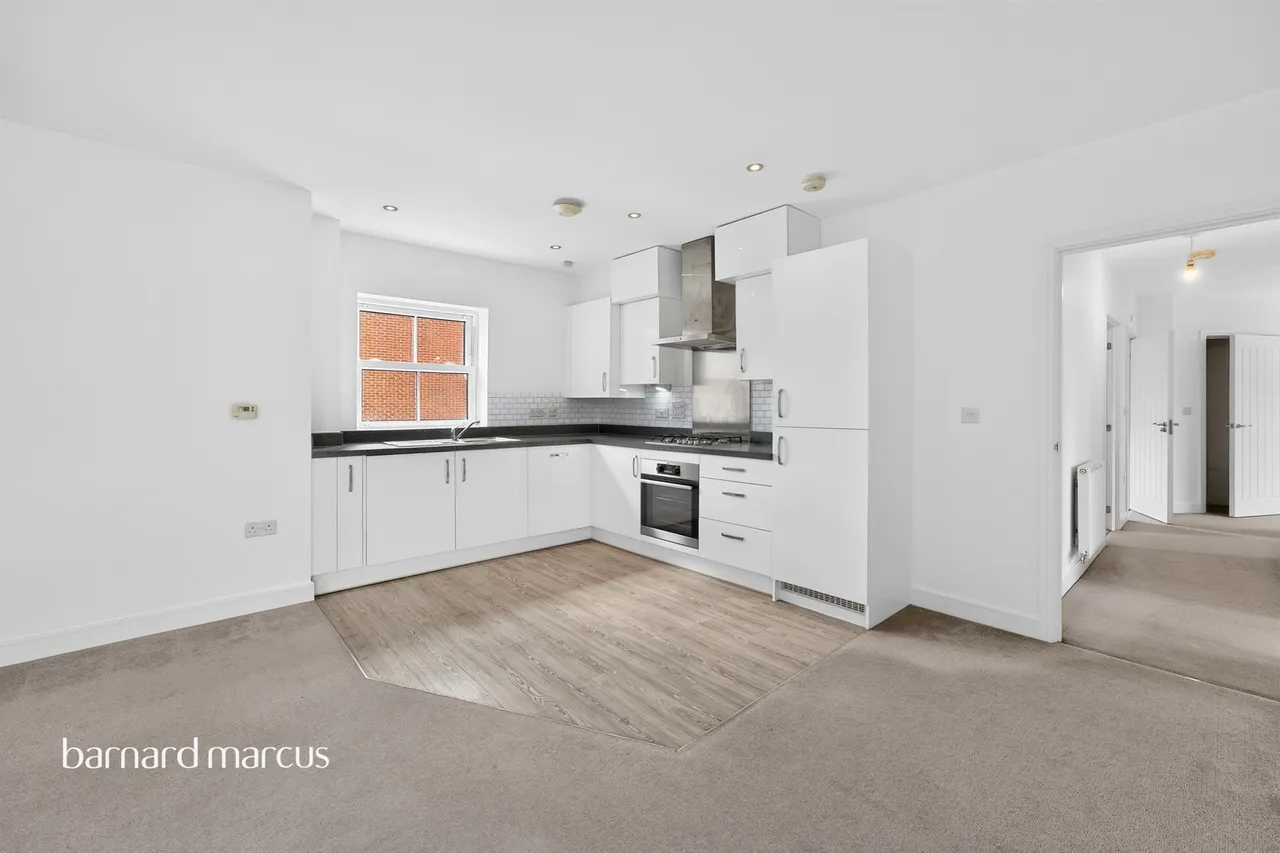 Tulett Avenue, London, N20, photo 11