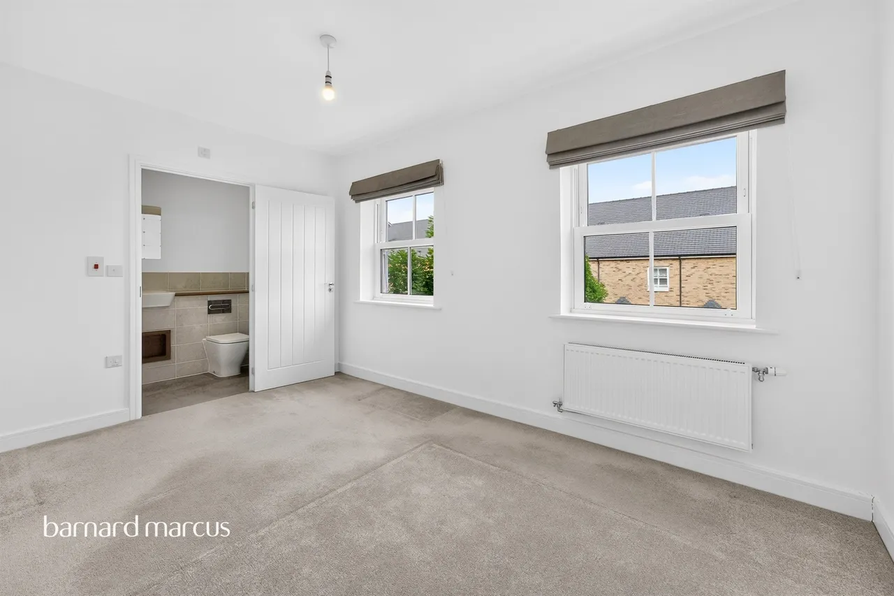 Tulett Avenue, London, N20, photo 13