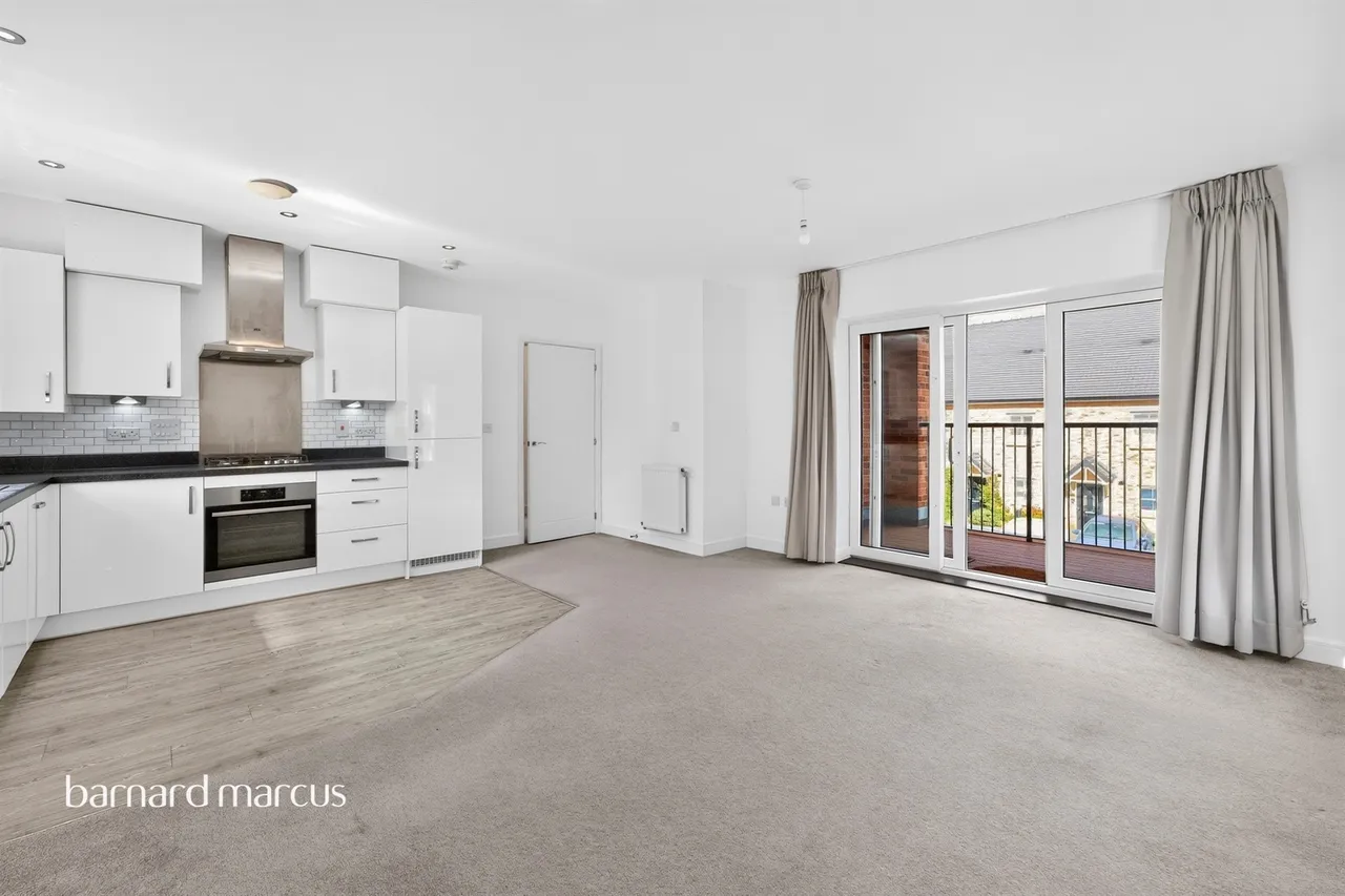 Tulett Avenue, London, N20, photo 18