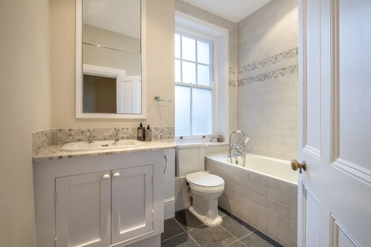 Prince Of Wales Drive, London, SW11, photo 6