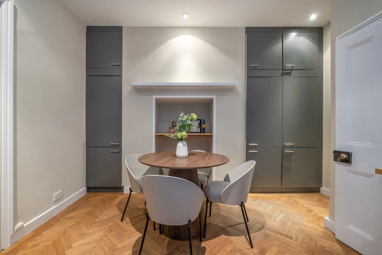 Prince Of Wales Drive, London, SW11, photo 5