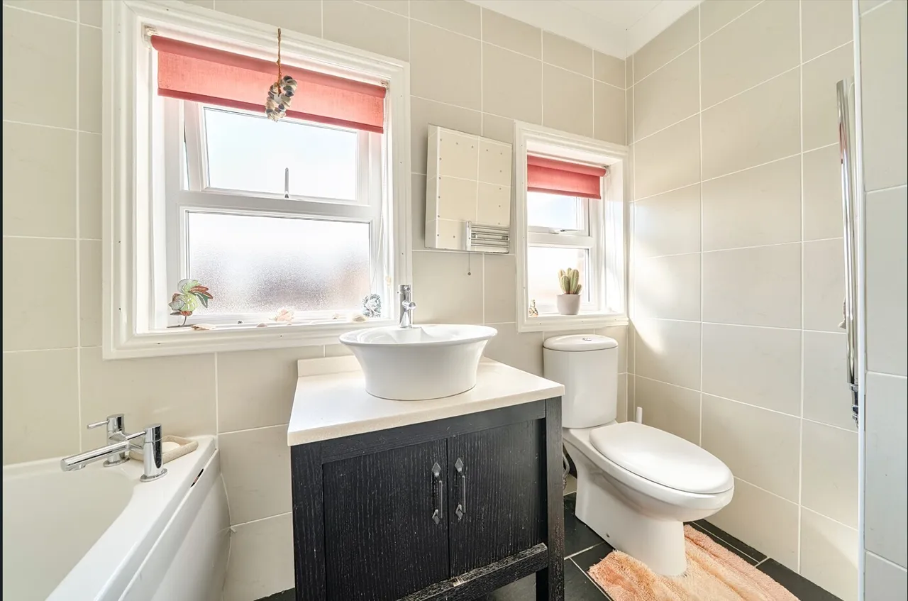Upleatham Street, Saltburn-By-The-Sea, TS12, photo 15