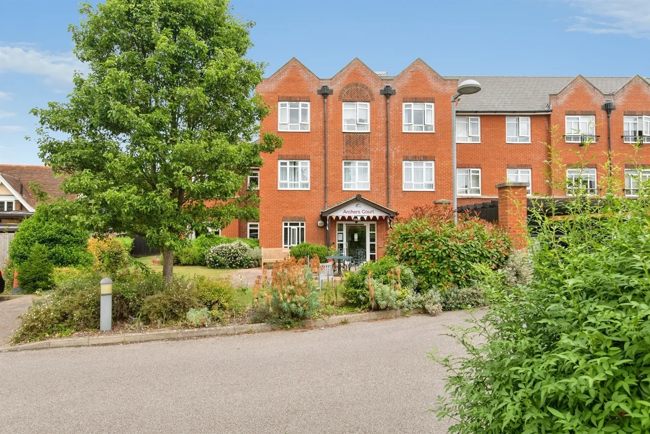 2 bed flat for sale — Elmside Walk, Hitchin