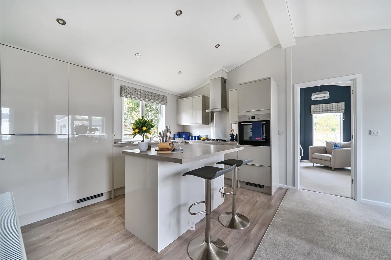 Wick Lane, Christchurch, BH6, photo 8