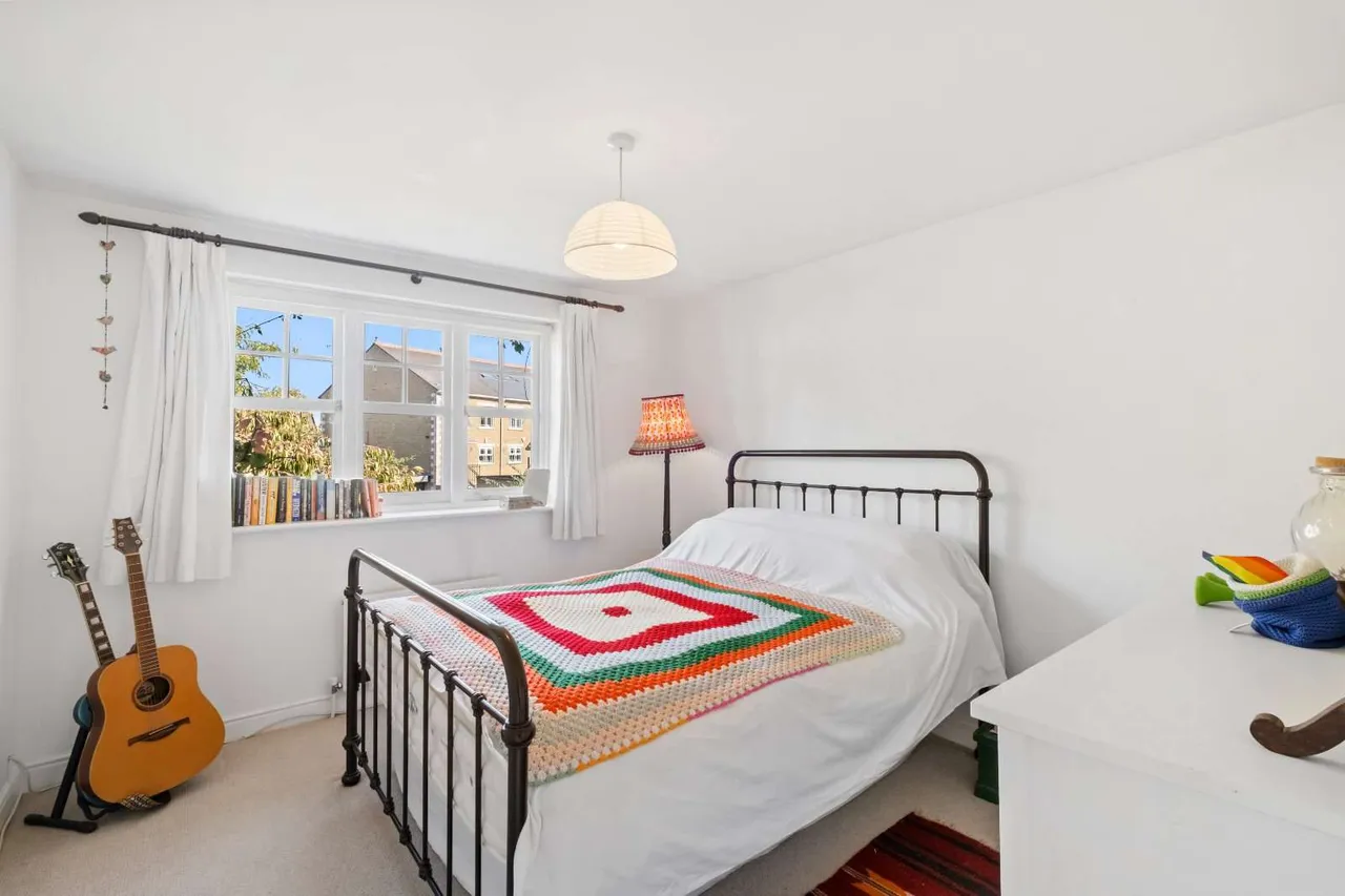 Nevinson Close, London, SW18, photo 8